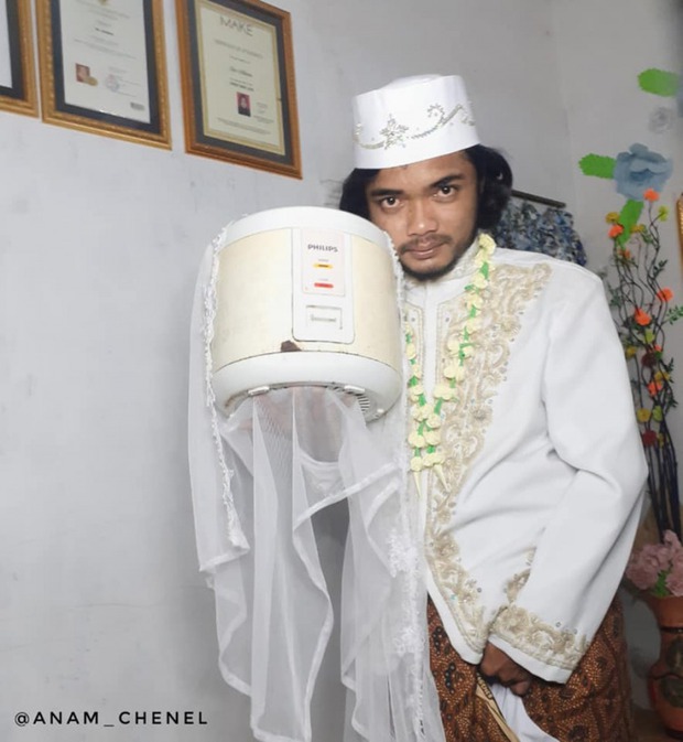 Kết hôn với nồi cơm điện do đáp ứng tiêu chuẩn trắng, tròn, biết nấu ăn, 4 ngày sau phải li dị vì ngấy - Ảnh 1. Kết hôn với nồi cơm điện do đáp ứng tiêu chuẩn trắng, tròn, biết nấu ăn, 4 ngày sau phải li dị vì ngấy - Ảnh 1.