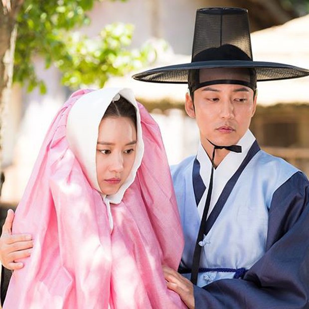 4 mỹ nhân Hàn bị dìm tơi tả ở tạo hình cổ trang: Yoona mất danh hiệu nữ thần, trùm cuối tới fan cũng nhận không ra - Ảnh 5. 4 mỹ nhân Hàn bị dìm tơi tả ở tạo hình cổ trang: Yoona mất danh hiệu nữ thần, trùm cuối tới fan cũng nhận không ra - Ảnh 5.