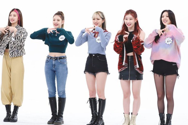 Lia (ITZY) thành hố đen đứng đực tại chỗ không biết nhảy, Ryujin có hành động cứu nguy được Knet khen ngợi - Ảnh 1. Lia (ITZY) thành hố đen đứng đực tại chỗ không biết nhảy, Ryujin có hành động cứu nguy được Knet khen ngợi - Ảnh 1.