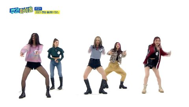 Lia (ITZY) thành hố đen đứng đực tại chỗ không biết nhảy, Ryujin có hành động cứu nguy được Knet khen ngợi - Ảnh 4. Lia (ITZY) thành hố đen đứng đực tại chỗ không biết nhảy, Ryujin có hành động cứu nguy được Knet khen ngợi - Ảnh 4.