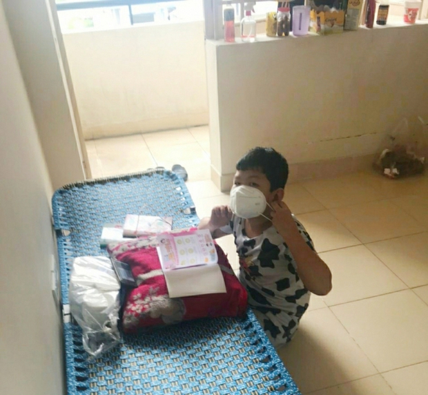 Học trò F0 và những giáo viên bất đắc dĩ ở Bệnh viện dã chiến số 4 - Ảnh 3.