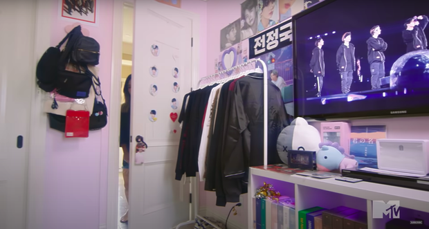 Đẳng cấp fangirl gốc Việt: Thích BTS từ năm 11 tuổi, đã tiêu 1,1 tỷ đồng trong 7 năm vì idol, được MTV làm hẳn phóng sự - Ảnh 4. Đẳng cấp fangirl gốc Việt: Thích BTS từ năm 11 tuổi, đã tiêu 1,1 tỷ đồng trong 7 năm vì idol, được MTV làm hẳn phóng sự - Ảnh 4.