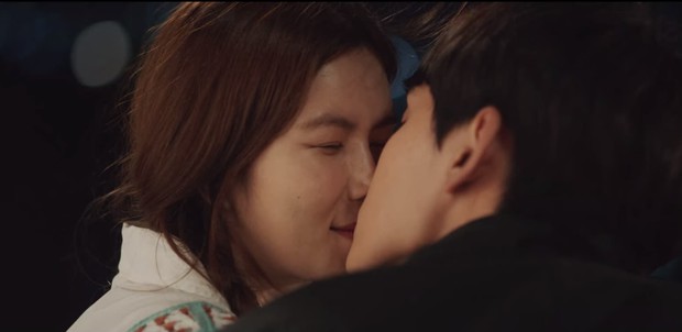 Kim Seon Ho lộ quá khứ giết người, bị kẻ thù đến tận làng đòi nợ ở Hometown Cha-Cha-Cha tập 14? - Ảnh 4. Kim Seon Ho lộ quá khứ giết người, bị kẻ thù đến tận làng đòi nợ ở Hometown Cha-Cha-Cha tập 14? - Ảnh 4.