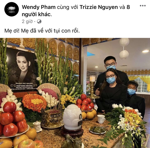 Con gái Phi Nhung lặng người trong ngày đón mẹ trở về: Mẹ ơi! Mẹ đã về với tụi con rồi - Ảnh 2. Con gái Phi Nhung lặng người trong ngày đón mẹ trở về: Mẹ ơi! Mẹ đã về với tụi con rồi - Ảnh 2.