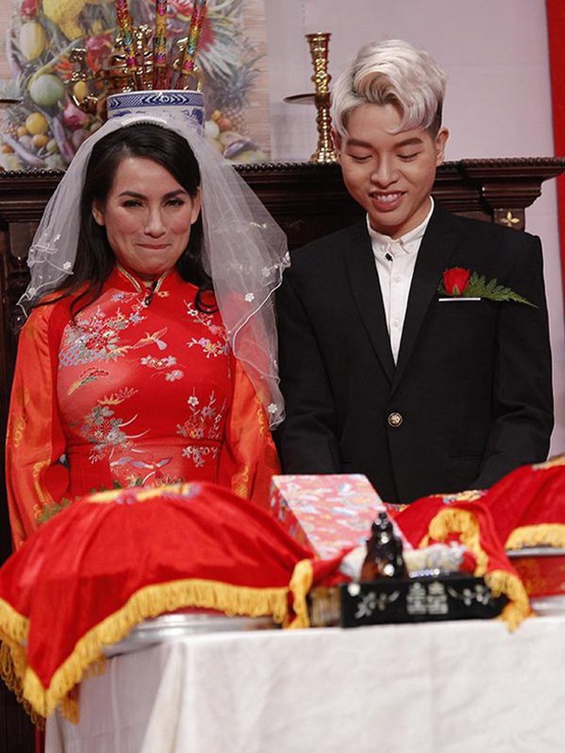 Nghẹn ngào trước tấm áo dài cuối cùng của Phi Nhung trước lúc qua đời - Ảnh 6. Nghẹn ngào trước tấm áo dài cuối cùng của Phi Nhung trước lúc qua đời - Ảnh 6.