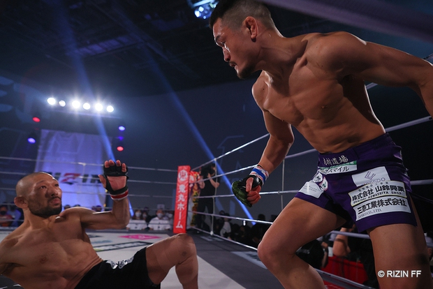 Huyền thoại MMA Nhật Bản có pha bẻ tay kinh hoàng, khiến đối thủ phải giải nghệ trong đau đớn - Ảnh 2. Huyền thoại MMA Nhật Bản có pha bẻ tay kinh hoàng, khiến đối thủ phải giải nghệ trong đau đớn - Ảnh 2.