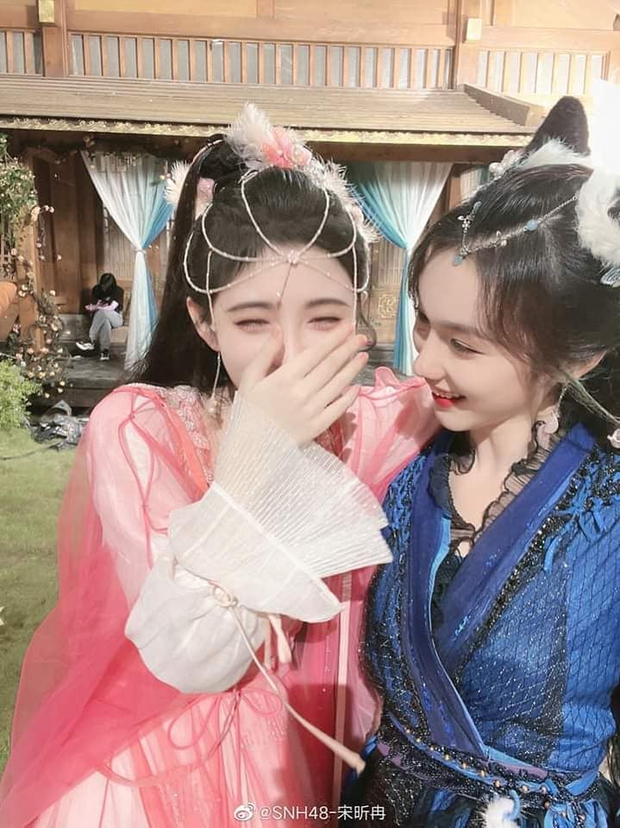 Sắc đẹp Cúc Tịnh Y lu mờ cạnh nữ phụ: Như hai giọt nước nhưng khác một điểm chí mạng, nhìn hảo cảm gấp bội lần! - Ảnh 1. Sắc đẹp Cúc Tịnh Y lu mờ cạnh nữ phụ: Như hai giọt nước nhưng khác một điểm chí mạng, nhìn hảo cảm gấp bội lần! - Ảnh 1.