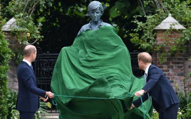 Nhà Meghan tuyên bố không về dự tiệc tôn vinh Công nương Diana, ngầm thừa nhận bị thất sủng - Ảnh 1.