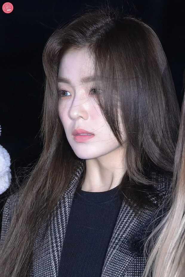 Khi da idol bóng mịn tới mức... soi gương vào thì ảnh phản chiếu cũng nét căng! - Ảnh 5. Khi da idol bóng mịn tới mức... soi gương vào thì ảnh phản chiếu cũng nét căng! - Ảnh 5.