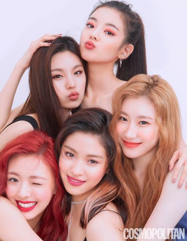 So kè ảnh pre-debut của visual ITZY và aespa: Yuna nhan sắc khó tìm ở phố đi bộ, Karina xinh có tiếng nhưng bị nghi dao kéo? - Ảnh 35. So kè ảnh pre-debut của visual ITZY và aespa: Yuna nhan sắc khó tìm ở phố đi bộ, Karina xinh có tiếng nhưng bị nghi dao kéo? - Ảnh 35.