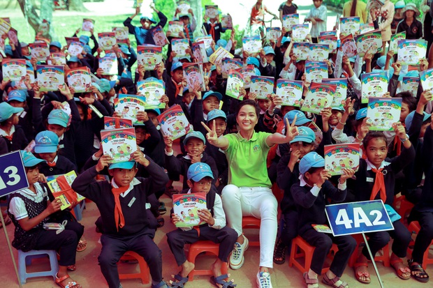 Kim Duyên tiếp tục vướng vào drama nhận vơ làm đại sứ đồng hành, lỗi là do ê-kíp Miss Universe Vietnam? - Ảnh 4. Kim Duyên tiếp tục vướng vào drama nhận vơ làm đại sứ đồng hành, lỗi là do ê-kíp Miss Universe Vietnam? - Ảnh 4.