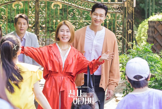 Rating Hometown Cha-Cha-Cha cao chạm nóc, bom xịt đài jTBC nhích nhẹ thấy thương - Ảnh 3. Rating Hometown Cha-Cha-Cha cao chạm nóc, bom xịt đài jTBC nhích nhẹ thấy thương - Ảnh 3.