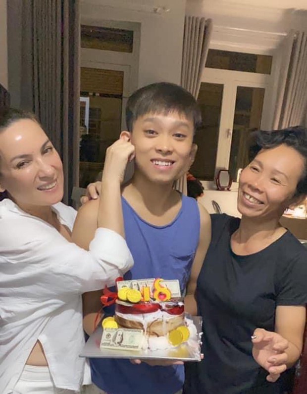 Ca sĩ Vbiz đầu tiên lên tiếng sau khi Hồ Văn Cường nhận đủ tiền cát xê từ ekip Phi Nhung: Mong mọi người đừng nặng lời với em ấy - Ảnh 7. Ca sĩ Vbiz đầu tiên lên tiếng sau khi Hồ Văn Cường nhận đủ tiền cát xê từ ekip Phi Nhung: Mong mọi người đừng nặng lời với em ấy - Ảnh 7.