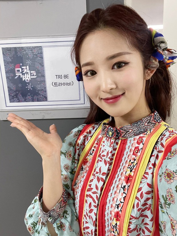 Tân binh là em họ Yuri (SNSD) sở hữu ngoại hình giống cả Kpop: Từ Sana (TWICE), đến Irene, Wendy (Red Velvet) đủ hết - Ảnh 4. Tân binh là em họ Yuri (SNSD) sở hữu ngoại hình giống cả Kpop: Từ Sana (TWICE), đến Irene, Wendy (Red Velvet) đủ hết - Ảnh 4.