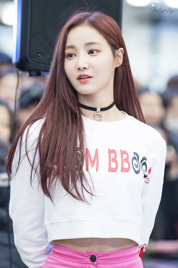 Tân binh là em họ Yuri (SNSD) sở hữu ngoại hình giống cả Kpop: Từ Sana (TWICE), đến Irene, Wendy (Red Velvet) đủ hết - Ảnh 13. Tân binh là em họ Yuri (SNSD) sở hữu ngoại hình giống cả Kpop: Từ Sana (TWICE), đến Irene, Wendy (Red Velvet) đủ hết - Ảnh 13.