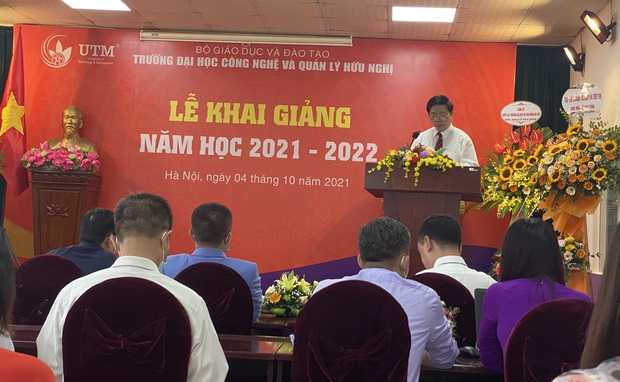 Lễ Khai giảng đặc biệt của sinh viên Trường Đại học Công nghệ và Quản lý Hữu Nghị (Hà Nội) - Ảnh 2. Lễ Khai giảng đặc biệt của sinh viên Trường Đại học Công nghệ và Quản lý Hữu Nghị (Hà Nội) - Ảnh 2.