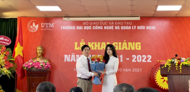 Lễ Khai giảng đặc biệt của sinh viên Trường Đại học Công nghệ và Quản lý Hữu Nghị (Hà Nội) - Ảnh 4. Lễ Khai giảng đặc biệt của sinh viên Trường Đại học Công nghệ và Quản lý Hữu Nghị (Hà Nội) - Ảnh 4.