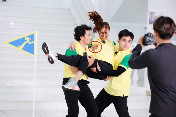 2 lần Jun Phạm vô tình có bàn tay hư với Lan Ngọc ở Running Man - Ảnh 3. 2 lần Jun Phạm vô tình có bàn tay hư với Lan Ngọc ở Running Man - Ảnh 3.