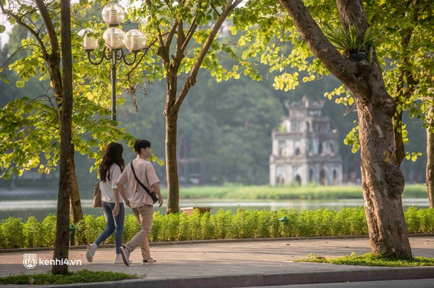 Trời Hà Nội đẹp đến độ muốn tan chảy khiến nhiều người phải thốt lên: Chỉ muốn có ai đó để hẹn hò! - Ảnh 5. Trời Hà Nội đẹp đến độ muốn tan chảy khiến nhiều người phải thốt lên: Chỉ muốn có ai đó để hẹn hò! - Ảnh 5.