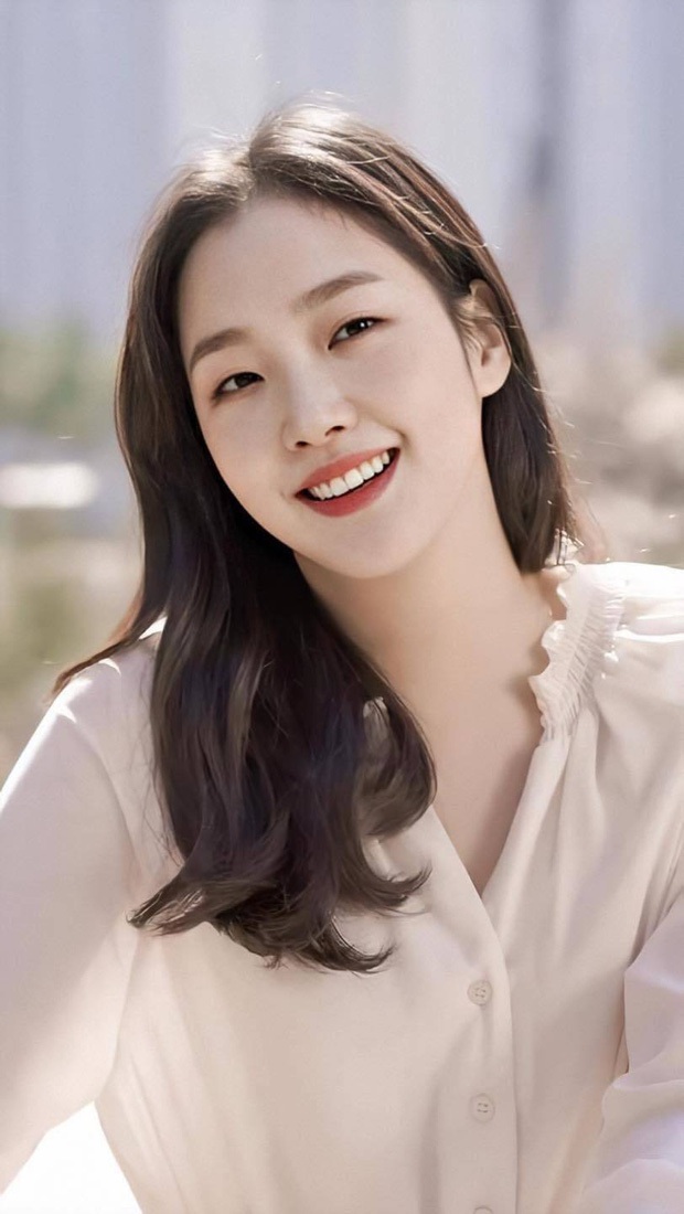 Kim Go Eun gây bão khi diện đồng phục trung học chuẩn nàng thơ, ngó tới visual ảnh thẻ càng đỉnh cao hơn - Ảnh 7. Kim Go Eun gây bão khi diện đồng phục trung học chuẩn nàng thơ, ngó tới visual ảnh thẻ càng đỉnh cao hơn - Ảnh 7.
