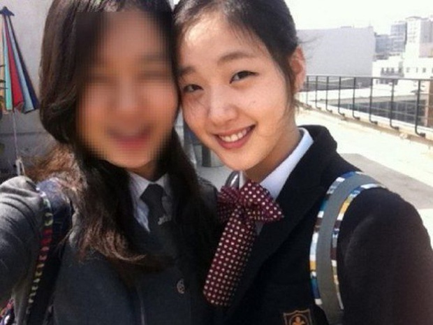 Kim Go Eun gây bão khi diện đồng phục trung học chuẩn nàng thơ, ngó tới visual ảnh thẻ càng đỉnh cao hơn - Ảnh 3. Kim Go Eun gây bão khi diện đồng phục trung học chuẩn nàng thơ, ngó tới visual ảnh thẻ càng đỉnh cao hơn - Ảnh 3.