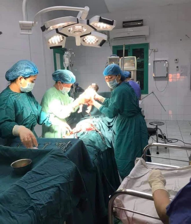 Mổ đẻ cấp cứu cho sản phụ mới 11 tuổi - Ảnh 1. Mổ đẻ cấp cứu cho sản phụ mới 11 tuổi - Ảnh 1.