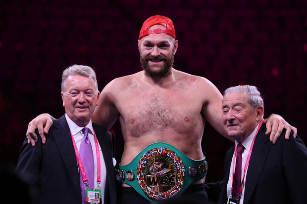 Tyson Fury và hành trình lột xác ngoạn mục từ bệnh nhân trầm cảm nặng 180kg tới tay đấm khiến cả thế giới phải ngước nhìn - Ảnh 7. Tyson Fury và hành trình lột xác ngoạn mục từ bệnh nhân trầm cảm nặng 180kg tới tay đấm khiến cả thế giới phải ngước nhìn - Ảnh 7.