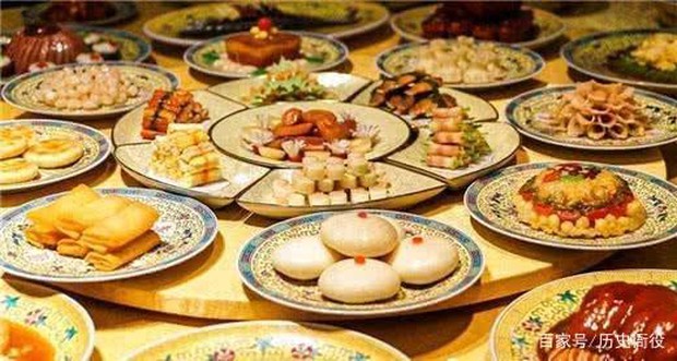 3 bữa ăn quan trọng nhất trong cuộc đời Càn Long, trong đó có 1 bữa đã giúp ông có được hoàng vị - Ảnh 6. 3 bữa ăn quan trọng nhất trong cuộc đời Càn Long, trong đó có 1 bữa đã giúp ông có được hoàng vị - Ảnh 6.