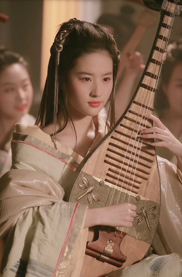 Lưu Diệc Phi từng cởi áo trước mặt Phùng Thiệu Phong, đẹp đến chao đảo chúng sinh trên màn ảnh 10 năm trước - Ảnh 1. Lưu Diệc Phi từng cởi áo trước mặt Phùng Thiệu Phong, đẹp đến chao đảo chúng sinh trên màn ảnh 10 năm trước - Ảnh 1.
