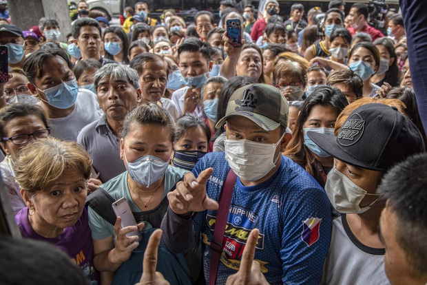 Tổng thống Philippines đề xuất đột nhập vào nhà dân, tiêm lén vaccine COVID-19 khi đang ngủ - Ảnh 6. Tổng thống Philippines đề xuất đột nhập vào nhà dân, tiêm lén vaccine COVID-19 khi đang ngủ - Ảnh 6.