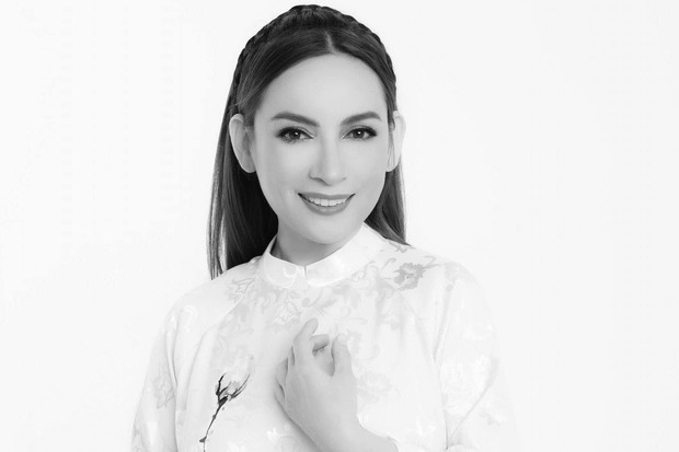 Âm nhạc đưa cố NS Phi Nhung về cõi vĩnh hằng: Mạnh Quỳnh nấc nghẹn tiễn người tình sân khấu, Bậu Ơi vang lên ai cũng bật khóc - Ảnh 1. Âm nhạc đưa cố NS Phi Nhung về cõi vĩnh hằng: Mạnh Quỳnh nấc nghẹn tiễn người tình sân khấu, Bậu Ơi vang lên ai cũng bật khóc - Ảnh 1.