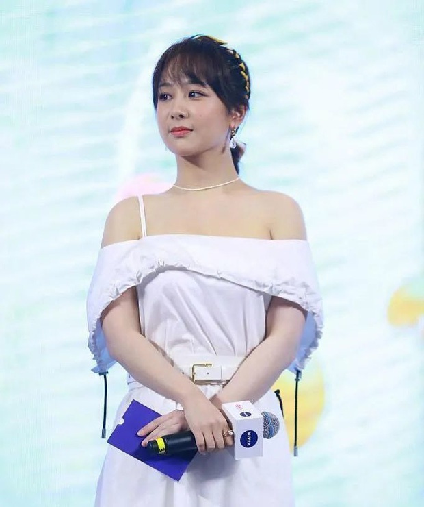 Khung hình gây lú làm rộ tranh cãi nhất hôm nay: Đây là Angela Baby, Dương Mịch hay Dương Tử thế này? - Ảnh 6. Khung hình gây lú làm rộ tranh cãi nhất hôm nay: Đây là Angela Baby, Dương Mịch hay Dương Tử thế này? - Ảnh 6.