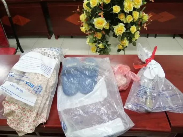 Người đàn ông mặc váy, đột nhập nhà vệ sinh cướp vàng của nữ giáo viên - Ảnh 2. Người đàn ông mặc váy, đột nhập nhà vệ sinh cướp vàng của nữ giáo viên - Ảnh 2.