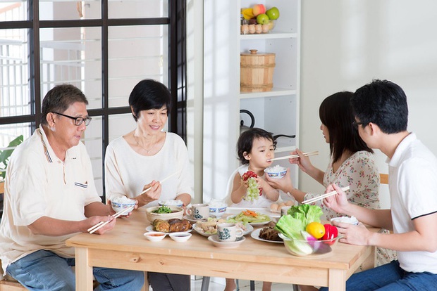 5 loại thực phẩm tốt cho sức khỏe khi thời tiết chuyển mùa: Biết cách ăn thông minh giúp người Việt tránh được nhiều phiền toái, bệnh tật - Ảnh 1. 5 loại thực phẩm tốt cho sức khỏe khi thời tiết chuyển mùa: Biết cách ăn thông minh giúp người Việt tránh được nhiều phiền toái, bệnh tật - Ảnh 1.