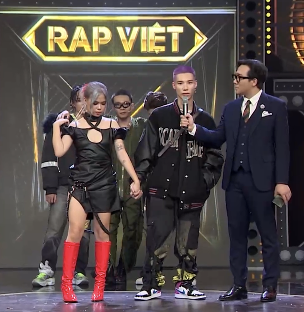 Hành trình tình yêu của MCK - tlinh tại Rap Việt: Bảo vệ nhau trước scandal, đáng chú ý phát ngôn về tương lai của cả 2! - Ảnh 2. Hành trình tình yêu của MCK - tlinh tại Rap Việt: Bảo vệ nhau trước scandal, đáng chú ý phát ngôn về tương lai của cả 2! - Ảnh 2.