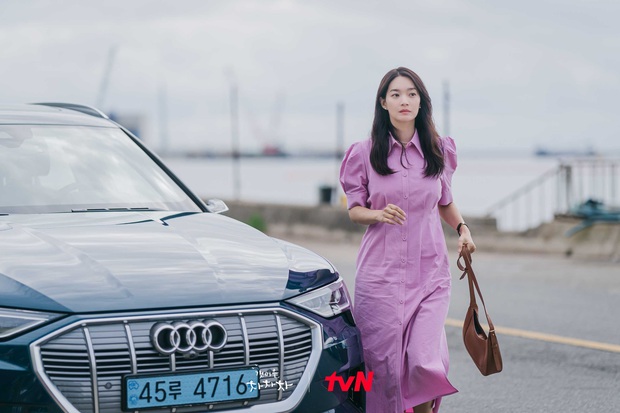 Thời trang nữ chính Hometown Cha-Cha-Cha bị netizen chê bai thảm họa: Vừa già vừa sến, dìm chị đẹp quá thể? - Ảnh 6. Thời trang nữ chính Hometown Cha-Cha-Cha bị netizen chê bai thảm họa: Vừa già vừa sến, dìm chị đẹp quá thể? - Ảnh 6.