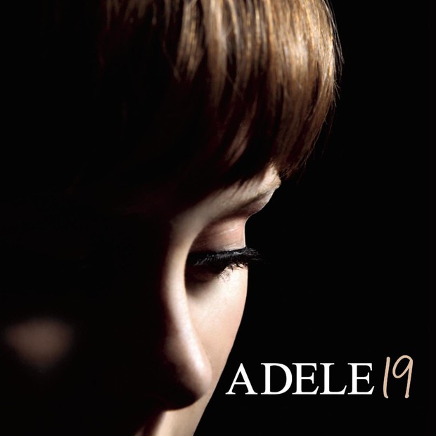Adele tung bìa album đơn giản quá khiến fan than trời: Chị có thể make it complicated hơn được khum? - Ảnh 2. Adele tung bìa album đơn giản quá khiến fan than trời: Chị có thể make it complicated hơn được khum? - Ảnh 2.