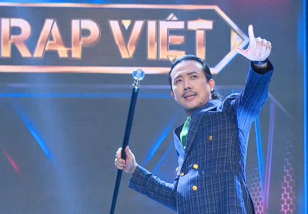 Rap Việt mùa 2 nhá hàng tập 1: Binz vẫn trung thành với cây hồng, LK chất nhất dàn HLV! - Ảnh 1. Rap Việt mùa 2 nhá hàng tập 1: Binz vẫn trung thành với cây hồng, LK chất nhất dàn HLV! - Ảnh 1.
