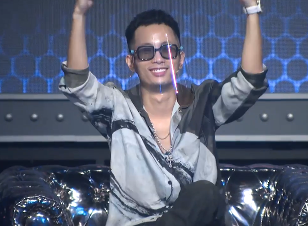 Rap Việt mùa 2 nhá hàng tập 1: Binz vẫn trung thành với cây hồng, LK chất nhất dàn HLV! - Ảnh 4. Rap Việt mùa 2 nhá hàng tập 1: Binz vẫn trung thành với cây hồng, LK chất nhất dàn HLV! - Ảnh 4.