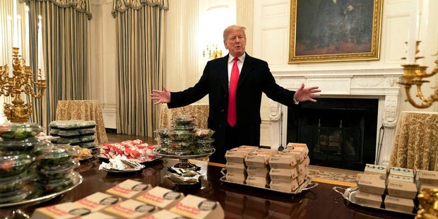 Ông Trump gây ngỡ ngàng vì sụt hơn 10kg sau khi rời nhiệm sở, trợ lí chia sẻ lý do bất ngờ liên quan đến 1 căn phòng tại Nhà Trắng - Ảnh 2. Ông Trump gây ngỡ ngàng vì sụt hơn 10kg sau khi rời nhiệm sở, trợ lí chia sẻ lý do bất ngờ liên quan đến 1 căn phòng tại Nhà Trắng - Ảnh 2.