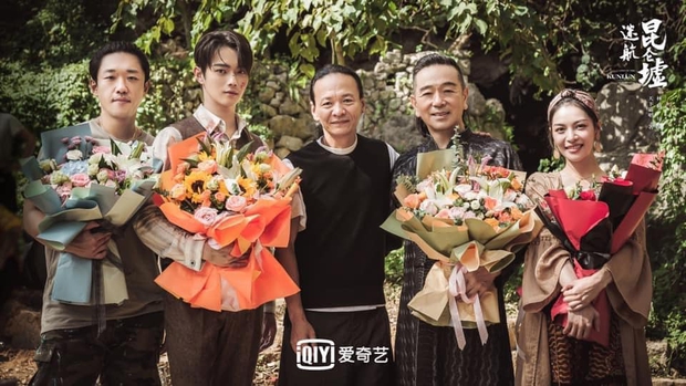 Mỹ nữ từng tát Angela Baby lộ nét già khằn cạnh Hứa Khải ở phim mới, tính tranh chức phụ huynh với Dương Mịch hay gì? - Ảnh 3. Mỹ nữ từng tát Angela Baby lộ nét già khằn cạnh Hứa Khải ở phim mới, tính tranh chức phụ huynh với Dương Mịch hay gì? - Ảnh 3.