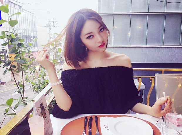 Mỹ nữ siêu vòng 3 là nàng thơ của dàn nam thần Kpop, còn dính nghi vấn mang bầu với rapper quái vật xứ Hàn - Ảnh 6. Mỹ nữ siêu vòng 3 là nàng thơ của dàn nam thần Kpop, còn dính nghi vấn mang bầu với rapper quái vật xứ Hàn - Ảnh 6.