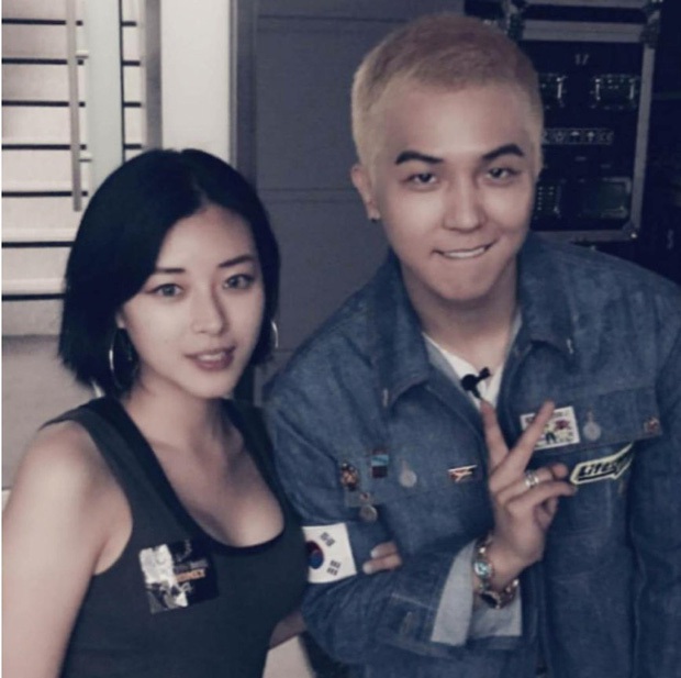 Mỹ nữ siêu vòng 3 là nàng thơ của dàn nam thần Kpop, còn dính nghi vấn mang bầu với rapper quái vật xứ Hàn - Ảnh 7. Mỹ nữ siêu vòng 3 là nàng thơ của dàn nam thần Kpop, còn dính nghi vấn mang bầu với rapper quái vật xứ Hàn - Ảnh 7.