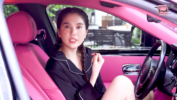 Ngọc Trinh đập hộp siêu xe 30 tỷ từng đụng hàng với tình địch, mặc luôn đồ ngủ chở Thuý Kiều đi chợ - Ảnh 5. Ngọc Trinh đập hộp siêu xe 30 tỷ từng đụng hàng với tình địch, mặc luôn đồ ngủ chở Thuý Kiều đi chợ - Ảnh 5.
