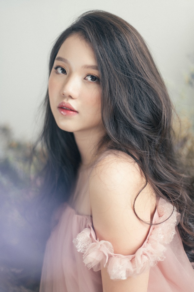 Nữ giảng viên Ngoại thương xinh như idol, thạo 3 ngoại ngữ, GPA tốt nghiệp lên đến 3.9/4.0! - Ảnh 1. Nữ giảng viên Ngoại thương xinh như idol, thạo 3 ngoại ngữ, GPA tốt nghiệp lên đến 3.9/4.0! - Ảnh 1.