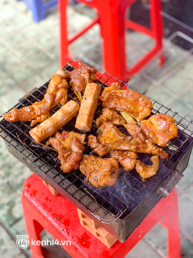 Trên tay hộp bún thịt nướng của tiệm karaoke hot nhất Sài Gòn: Phần nhìn cực sang chảnh, hương vị có xứng với giá phải bỏ ra? - Ảnh 8. Trên tay hộp bún thịt nướng của tiệm karaoke hot nhất Sài Gòn: Phần nhìn cực sang chảnh, hương vị có xứng với giá phải bỏ ra? - Ảnh 8.