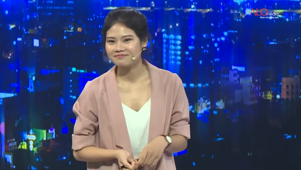 Tổng giám đốc PNJ ra đề hãy bán cho tôi cây bút này trên show tuyển dụng: Ứng viên bó tay toàn tập khiến các sếp phải trổ tài! - Ảnh 2. Tổng giám đốc PNJ ra đề hãy bán cho tôi cây bút này trên show tuyển dụng: Ứng viên bó tay toàn tập khiến các sếp phải trổ tài! - Ảnh 2.