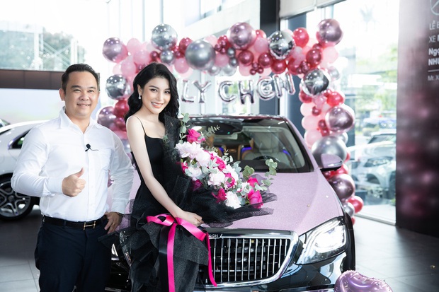 Ngọc Trinh đập hộp siêu xe 30 tỷ từng đụng hàng với tình địch, mặc luôn đồ ngủ chở Thuý Kiều đi chợ - Ảnh 7. Ngọc Trinh đập hộp siêu xe 30 tỷ từng đụng hàng với tình địch, mặc luôn đồ ngủ chở Thuý Kiều đi chợ - Ảnh 7.