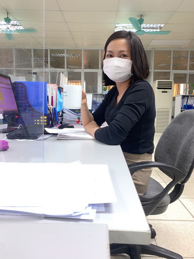 Nghe lời phím hàng, sốt sắng mua nhanh còn kịp không sẽ tiếc đứt ruột và chứng khoán đã... vả tôi không trượt phát nào - Ảnh 1. Nghe lời phím hàng, sốt sắng mua nhanh còn kịp không sẽ tiếc đứt ruột và chứng khoán đã... vả tôi không trượt phát nào - Ảnh 1.
