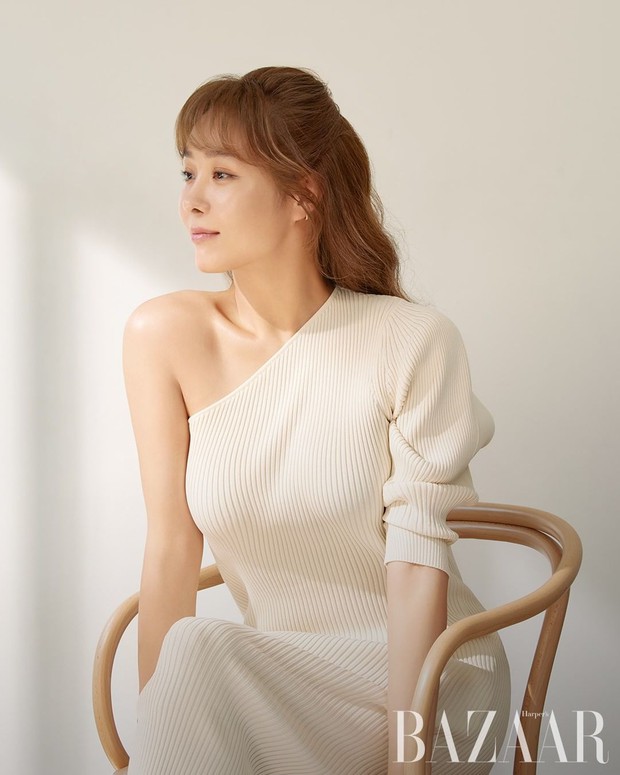 Song Hye Kyo có 1 cô bạn thân minh tinh body đẹp ngỡ ngàng: U40 mà đường cong không khác gì idol, choáng nhất cặp đùi mlem - Ảnh 4.